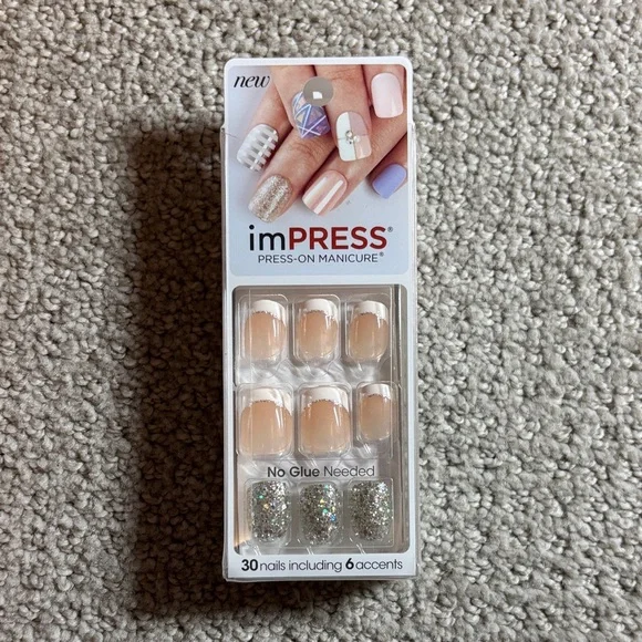 Assorted Press-On Nails - Picture 5 of 5